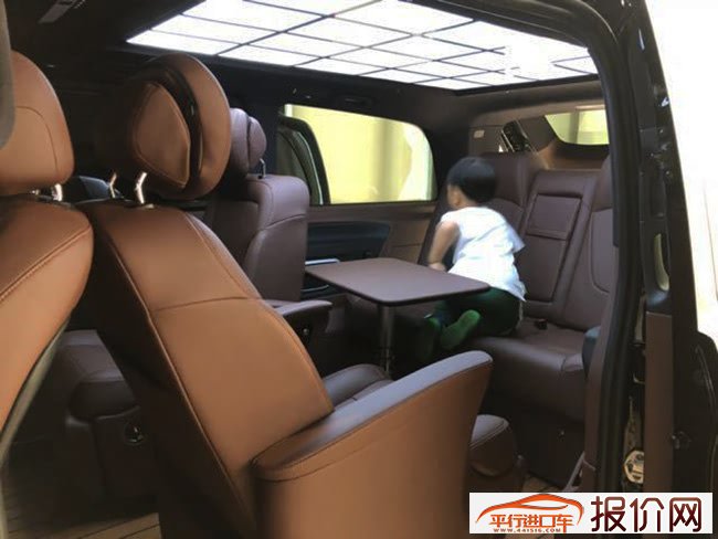 2018款奔驰METRIS美规版 7座/电动门/后排桌板现车63万