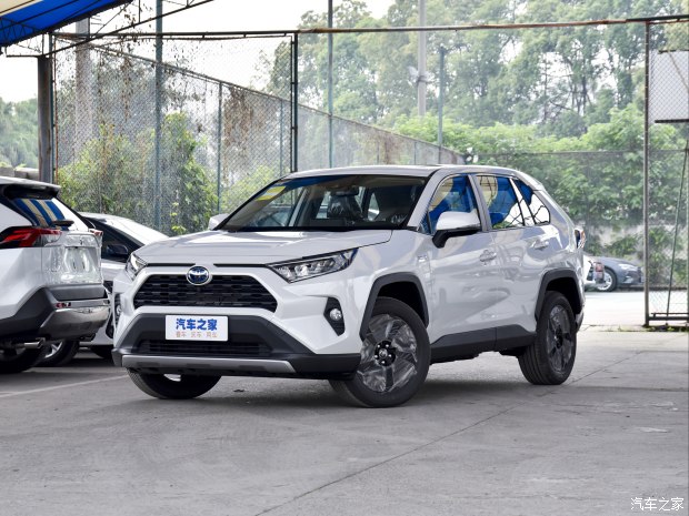 RAV4荣放优惠高达1.2万 欢迎到店赏鉴