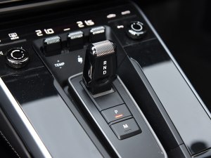 保时捷911热销中 售价127.8万元起