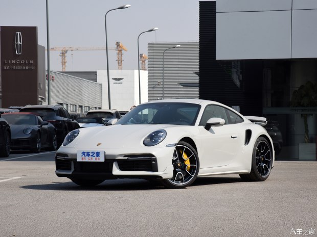 保时捷911热销中 售价127.8万元起