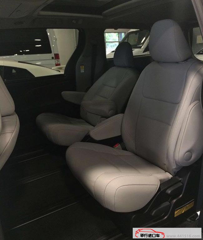 2016款丰田塞纳3.5L四驱版 豪华商务车尽享舒适