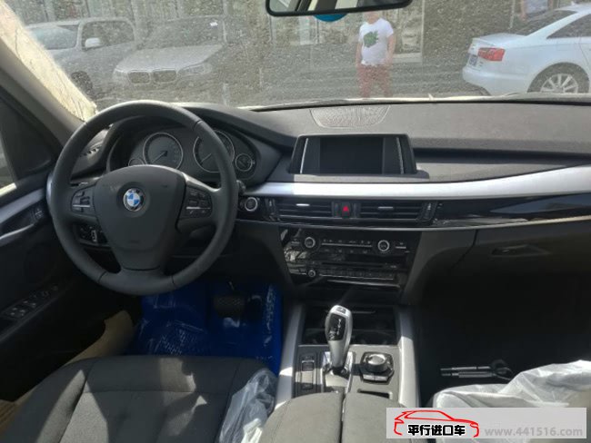 2017款宝马X5中东版 18轮/全景/液晶仪表现车65.6万优购